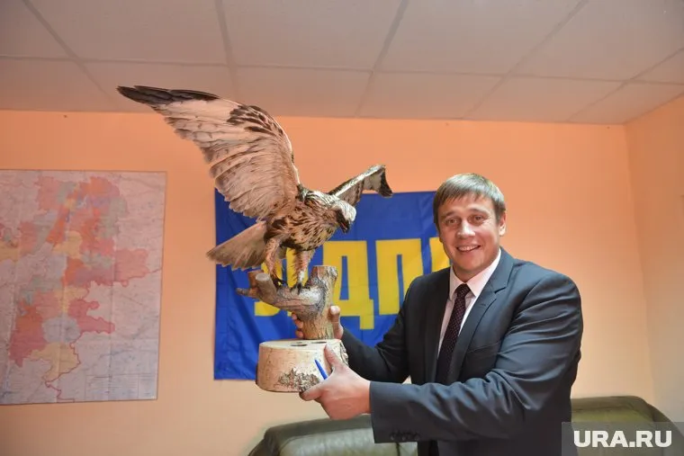 На съезд ЛДПР в Москву поедет только Виталий Пашин