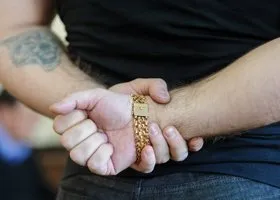 Возил звезд, кошмарил коммерсантов: как громили скандального экс-лидера свердловской ОПГ