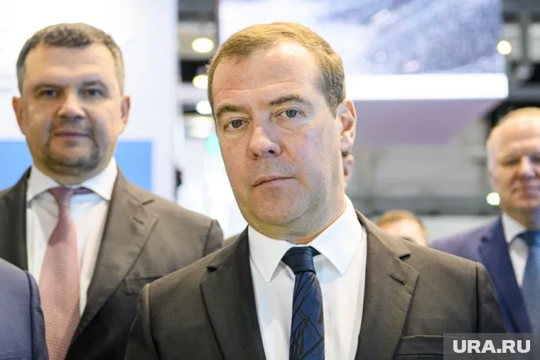 Экс-премьер высказался по главной теме новостной повестки