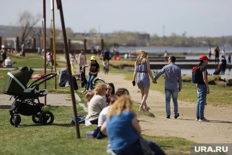 Массовая драка между отдыхающими произошла возле Визовского пруда в Екатеринбурге