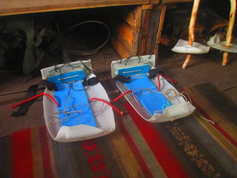 Флешки отшельника с перевала Дятлова Олега Бородина 2015_10, снегоступы самодельные