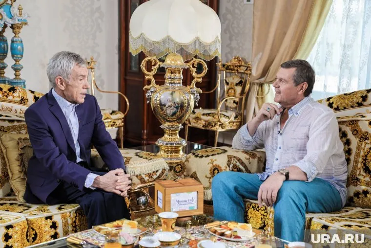 Количество золота в кадре впечатлило многих уральцев