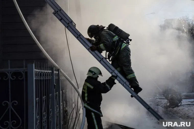 В Москве горит офис телеканала «Спас», передает Shot
