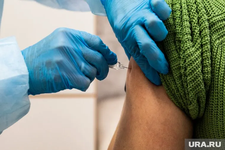 Пока неизвестно, как долго будет действовать вакцина от коронавируса