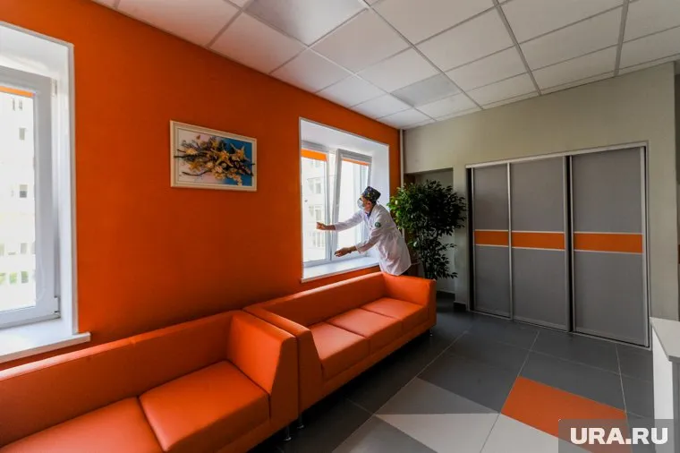 Несмотря на пандемию COVID-19 и приостановку плановых госпитализаций, объем помощи тяжелым пациентам не снижается