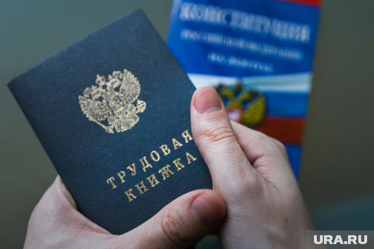 Полицейского из ХМАО уволили по утрате доверия из-за незадекларированной машины и миллионов на счетах