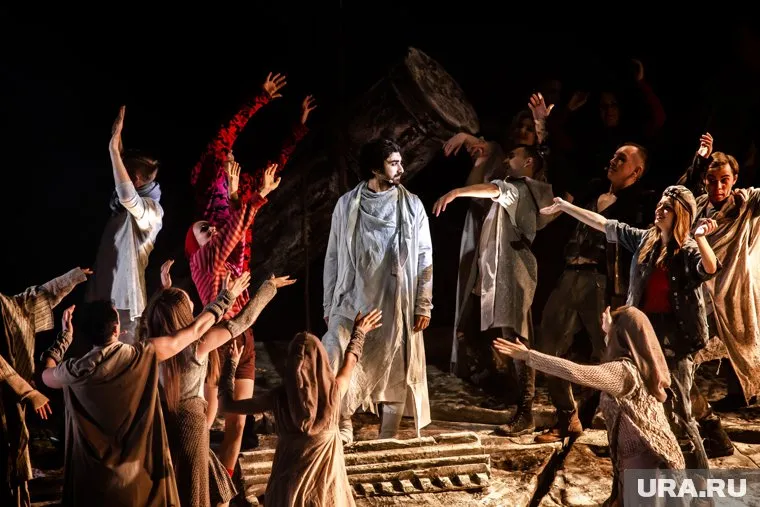 Рок-оперу «Иисус Христос- суперзвезда» заменили постановкой «Алые паруса»