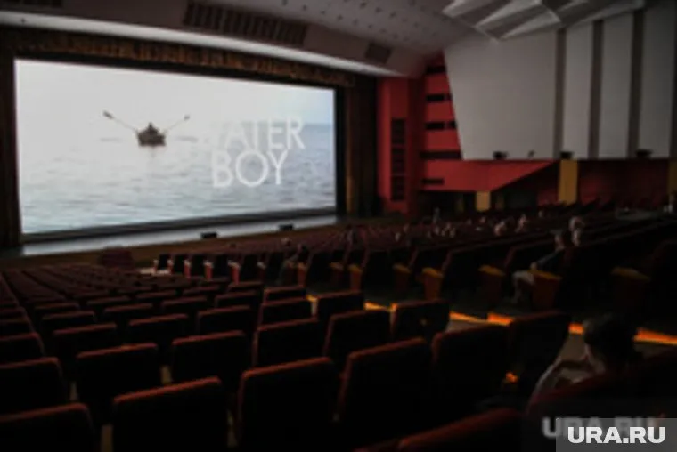 В Губкинском бизнесмен скинул два миллиона на кинотеатр, который продает с конца осени