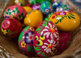 Врач раскрыл, кому опасно есть пасхальные яйца