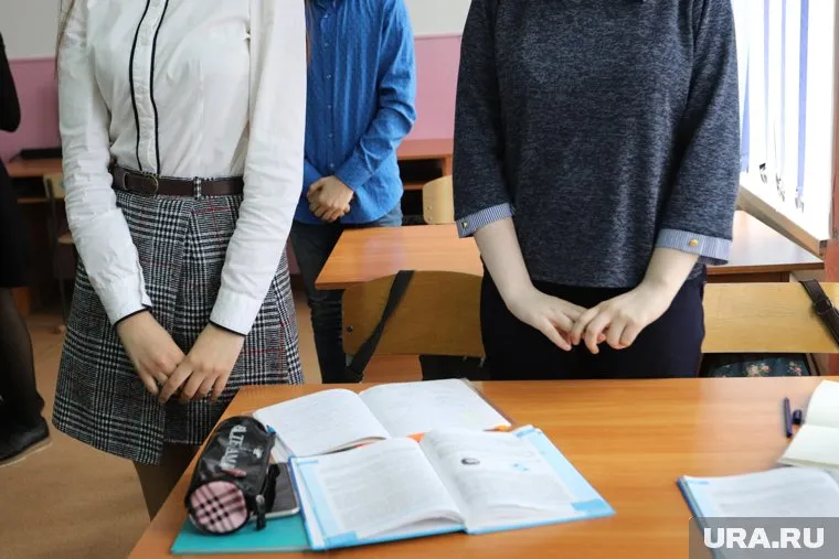Скандал с задержанными школьницами в Мегионе не утихает уже несколько дней