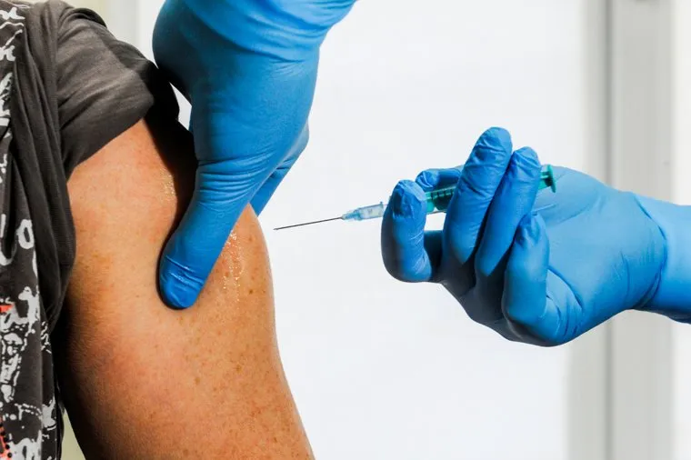 Вакцинация от коронавирусной инфекции в городской больнице №1. Челябинск