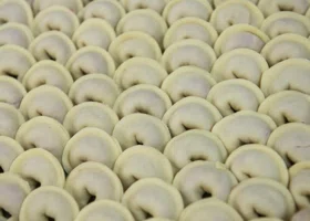 «Обстоятeльcтвa cильнee нас»: в Челябинске за бесценок отдают пельменное производство