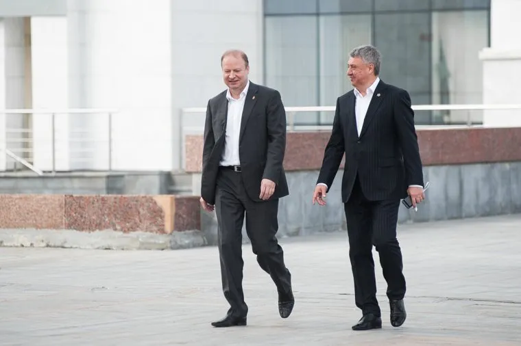 Вручение подарка РИА 