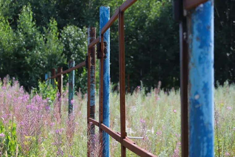 Заброшенный дачный участок бывшего руководителя Шуховского полигона. Курган