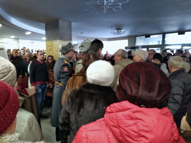 Прощание с Тизяковым.Екатеринбург, толпа