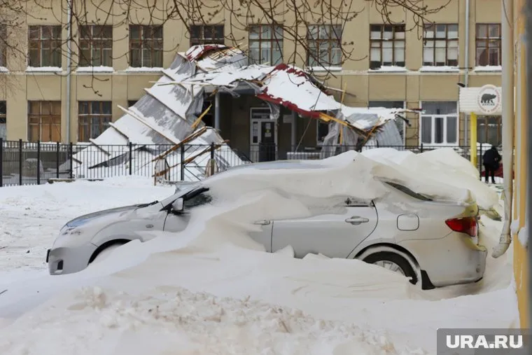 Два региона УрФО накрыл сильнейший снежный ураган