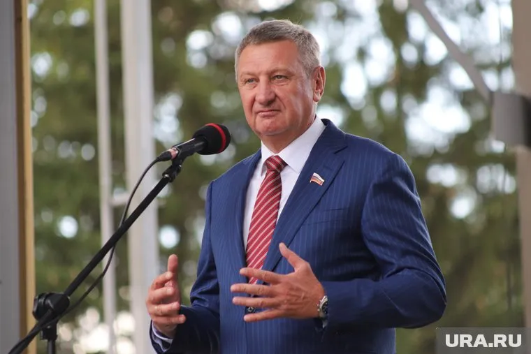 Муратов поздравил ветеранов-десантников