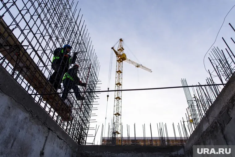 Сейчас застройщик возводит 318 тысяч кв. м. жилья