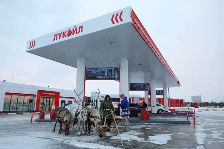На автозаправках в ХМАО устроили дискотеки с участием коренных народов севера