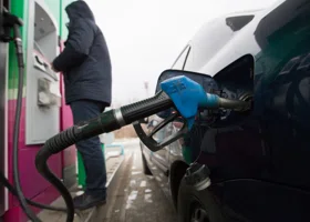 Власти придумали, как заставить бизнес изготавливать больше бензина для россиян