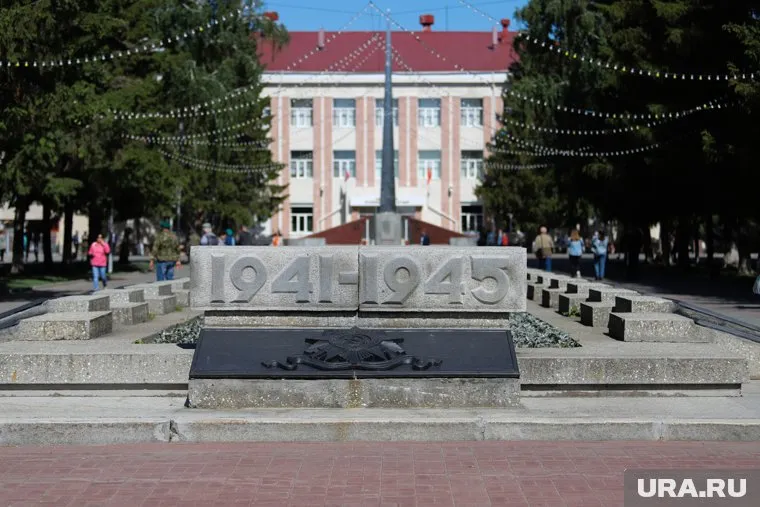 Курганца арестовали за осквернение обелиска Победы