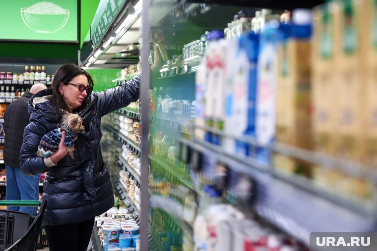 Россияне начали не стесняться и шиковать в магазинах