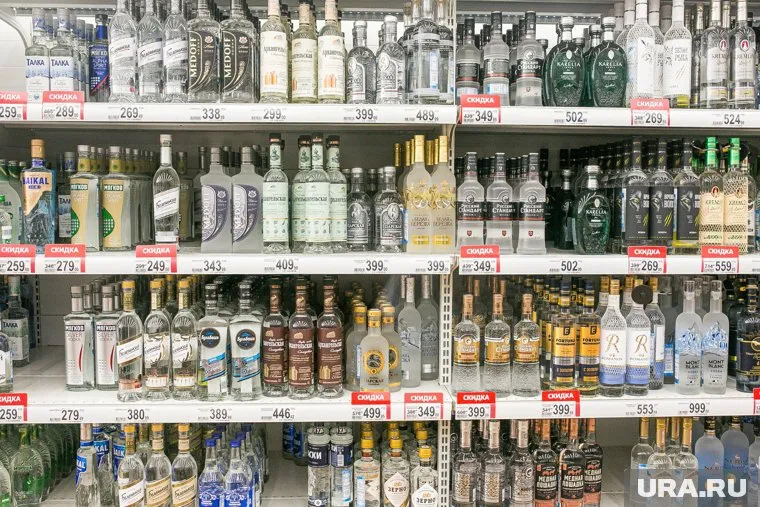 Всего с начала года полиция обнаружила 10 тысяч литров контрафактного алкоголя