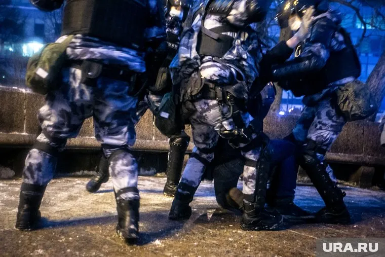 В драке с силовиками учувствовало более 40 человек
