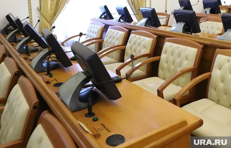 Единороссы рискуют не пройти по спискам в облдуму в шести округах Кургана