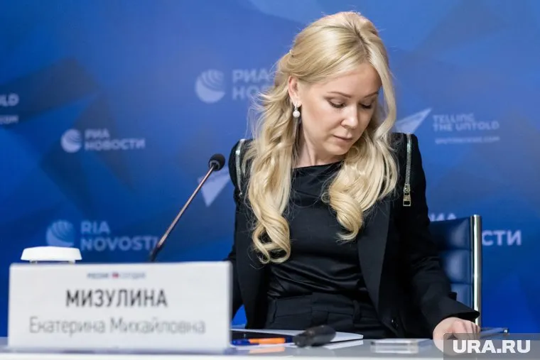 Екатерина Мизулина проводит встречу со студентами УрФУ (архивное фото)