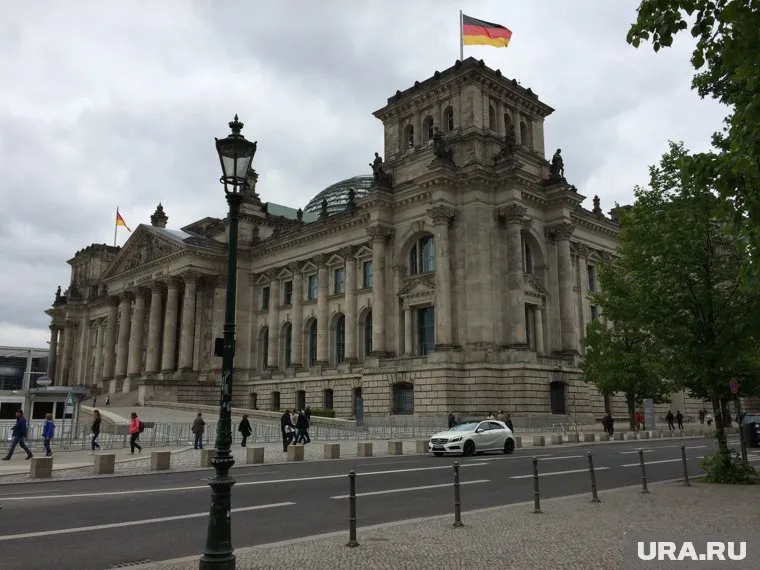 Подбитый танк в Берлине установили организаторы музея Berlin Story Bunker