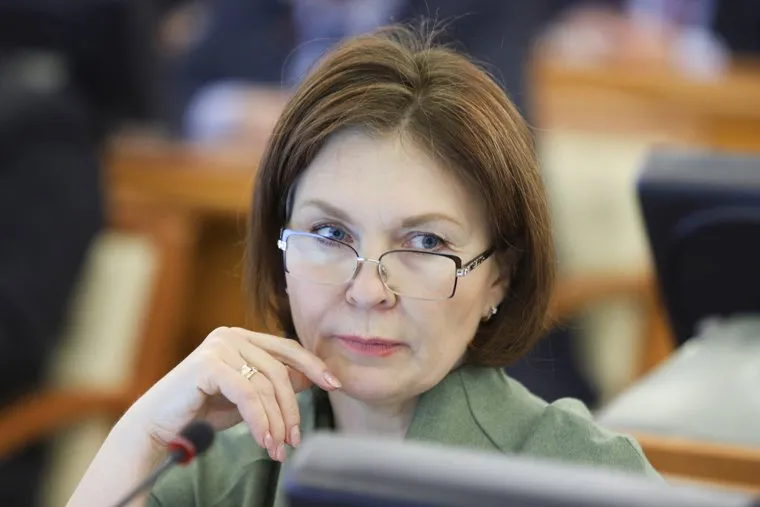 Заседание комиссии по обеспечению безопасности дорожного движения при Правительстве Курганской области. Курган , кокорина лариса