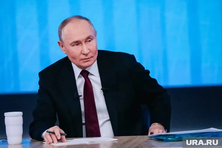 Путин пообещал повышать соцобеспечение военных РФ