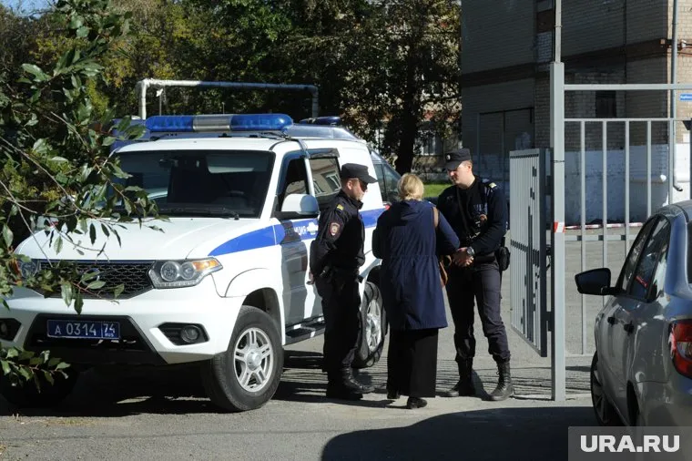 Подросток напал на учеников утром 16 сентября