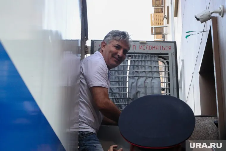 Эльмана Пашаев самовольно покинул воинскую часть до своего задержания и уехал в Москву