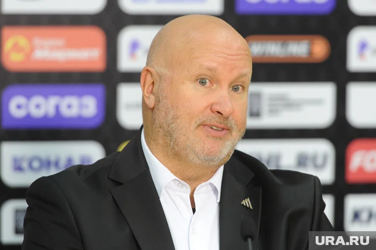 Гру отправил хоккеистам сообщение, а лично прощаться не стал