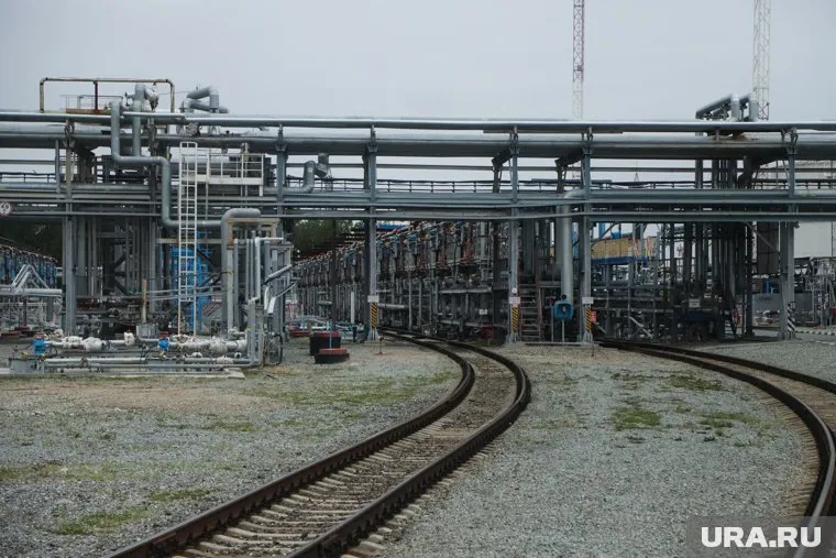 Жизненно важная для АНПЗ железная дорога была продана частному лицу