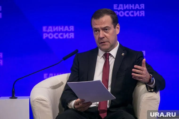 По мнению Дмитрия Медведева, вопрос о принадлежности Курил не подлежит обсуждению