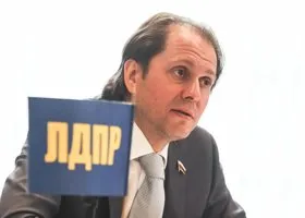 ЛДПР предлагает предусмотреть налоговый вычет работающим пенсионерам за взносы в НПФ