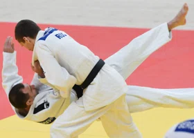 Курганец Лаврентьев получил звание мастера спорта международного класса