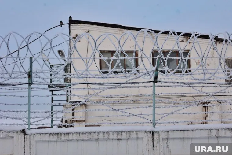 Заключенные свердловчанки исполнили песню Шамана «Встанем» на 23 февраля