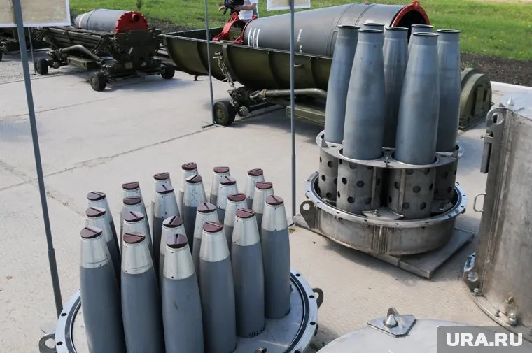 Запад имеет возможность направить Украине ядерные боеголовки, уверен Радослав Сикорский