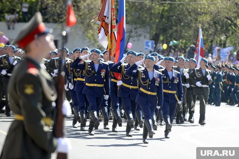 Парад состоится на Октябрьской площади (архивное фото)
