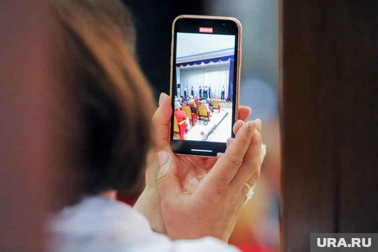 Раиса Истомина отстаивает право показывать избирателям депутатские дискуссии