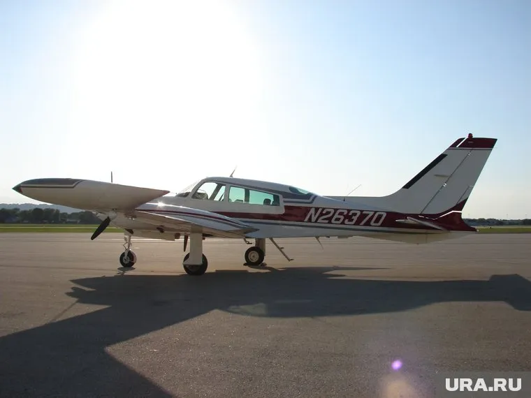 Очевидцам удалось вытащить из горящей машины пилота и пассажира