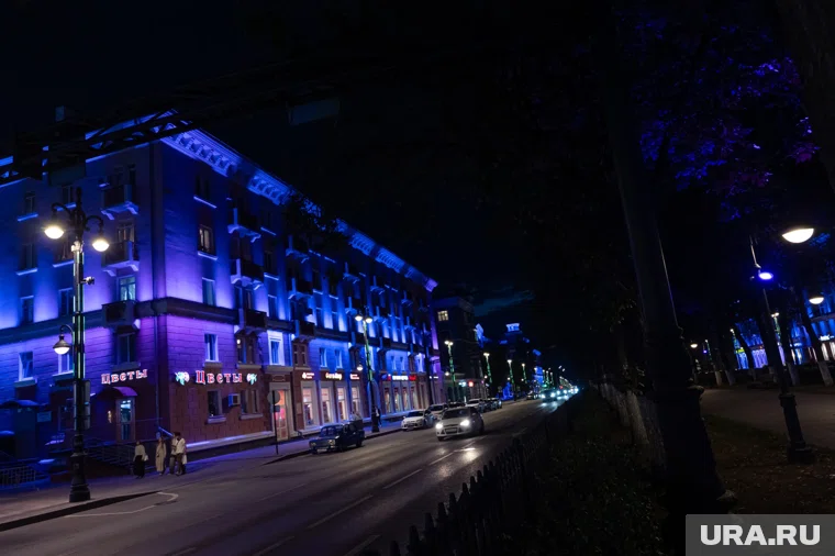 Цвета подсветки дожен меняться в зависимости от повода