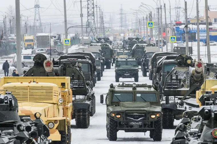 Репетиция парада на 2-ой Новосибирской. Екатеринбург