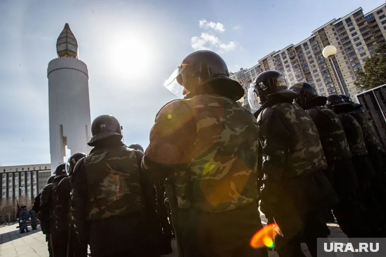 Украина действует по указке США, считает Стрелков