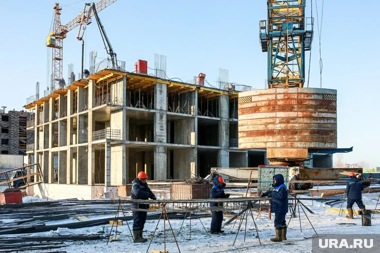 По словам губернатора региона Александра Моора, за три года планируется построить 12 детских садов и 30 школ