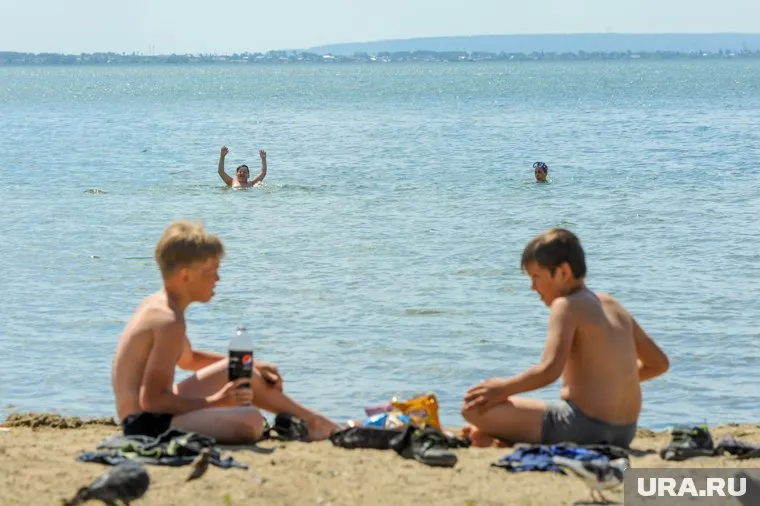 На общественном пляже возрастает риск заражения вирусом